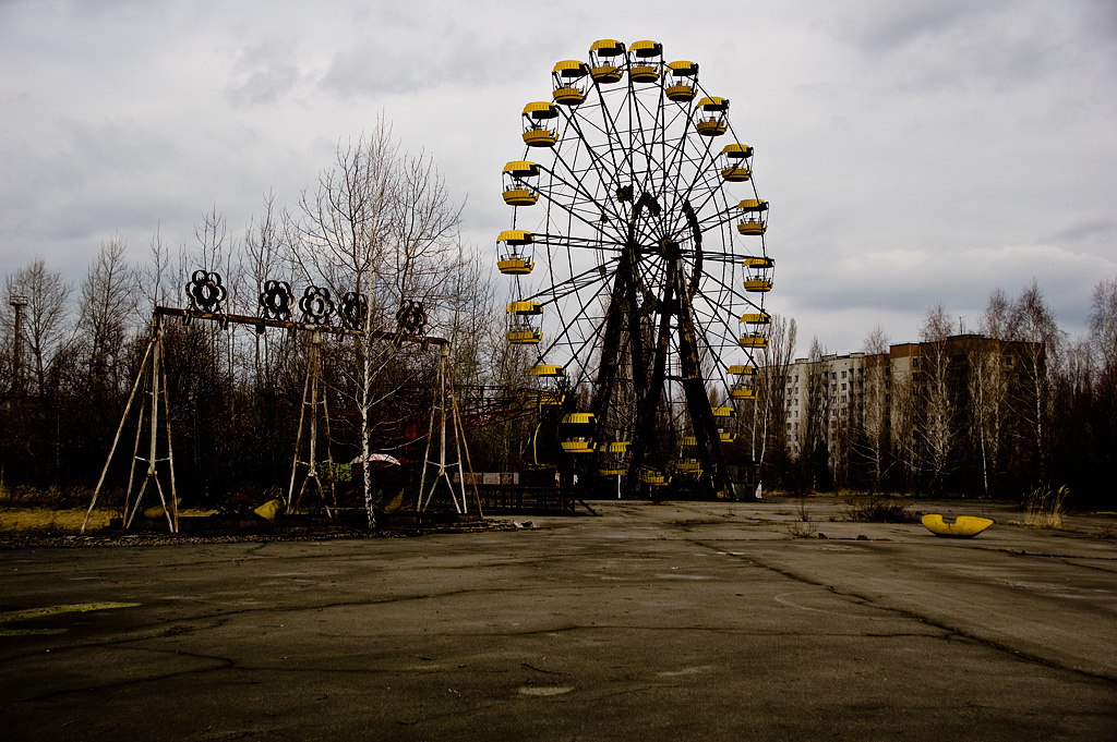 amusement park-Ferris-Wheel