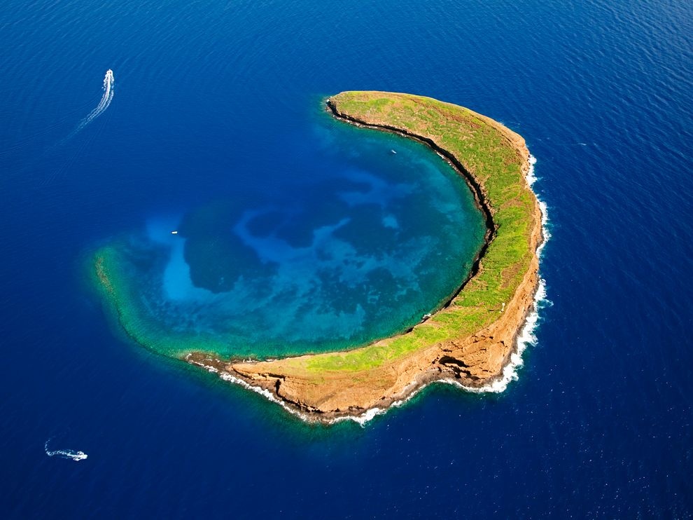 molokini-crater-hawaii