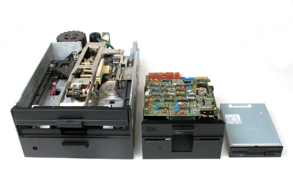 Floppy_Disk_Drives_8_5_3