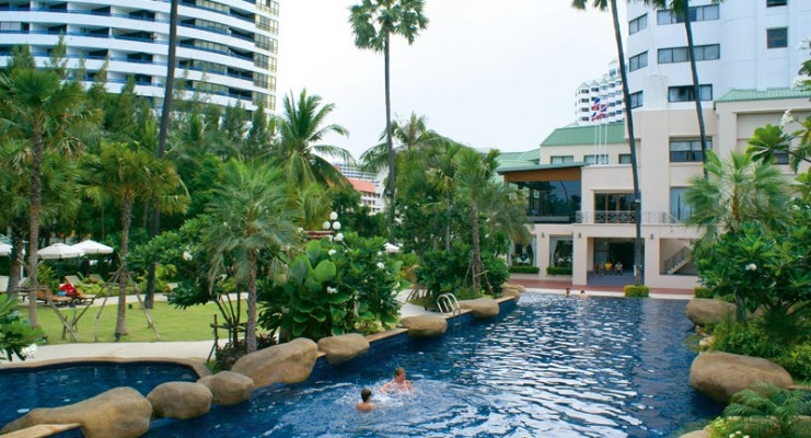 Jomtien Palm Beach Hotel