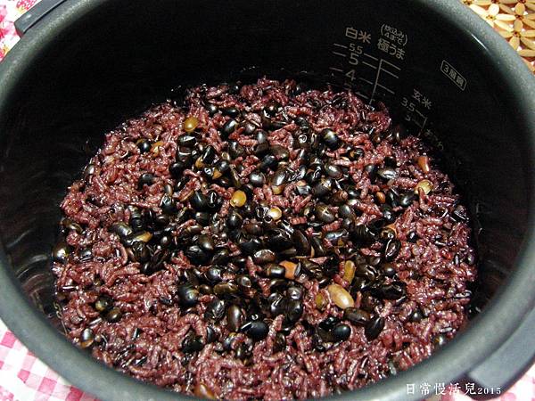 黑豆紫米飯.jpg