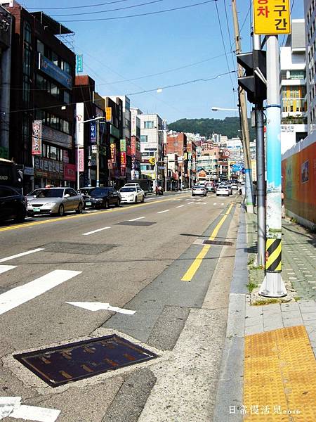 往甘川文化村公車站牌街道.jpg