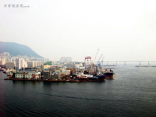 札嘎其市場大樓頂看海景.jpg