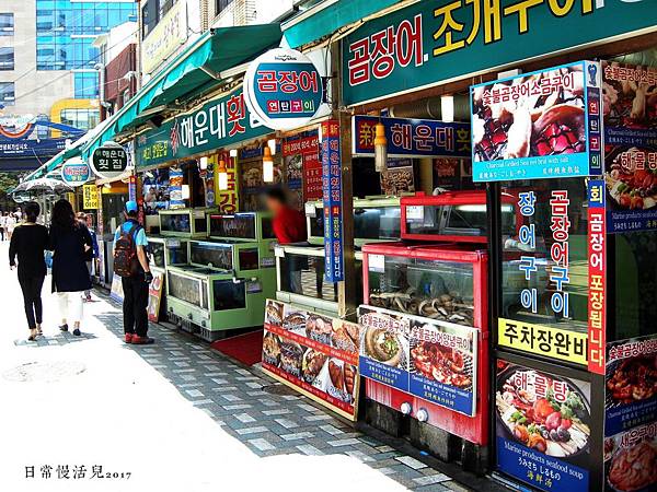 有一半以上是海產餐廳.jpg