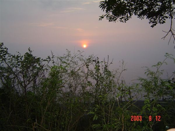 這就是有名的關山夕照嗎.JPG