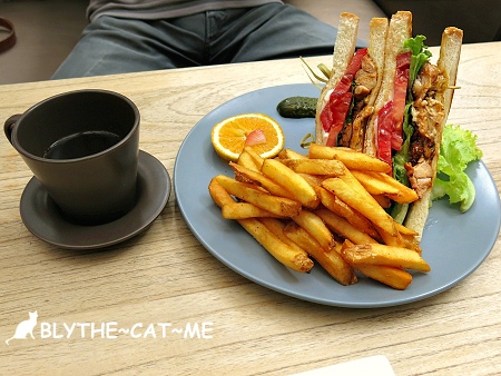 eating time (15).JPG eating time (15).JPG