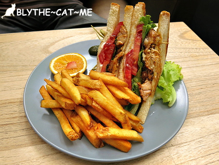 eating time (18).JPG eating time (18).JPG