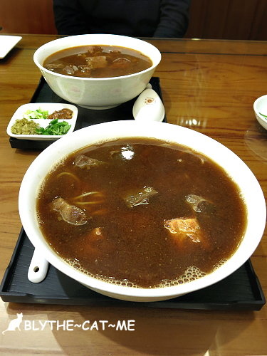 牛爸爸牛肉麵 (1).JPG