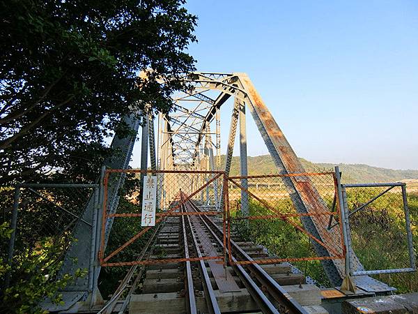 CIMG2653-台中后里舊泰安車站花梁鋼橋.jpg