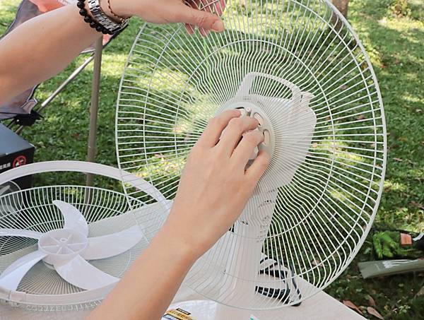 IMG_1241.JPG 夏天露營必備-SANSUI山水充電式LED驅蚊照明DC風扇| 露營電扇/充電式電風扇