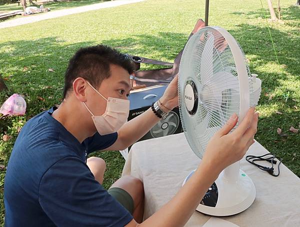 IMG_1248.JPG 夏天露營必備-SANSUI山水充電式LED驅蚊照明DC風扇| 露營電扇/充電式電風扇