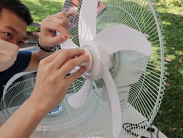 IMG_1245.JPG 夏天露營必備-SANSUI山水充電式LED驅蚊照明DC風扇| 露營電扇/充電式電風扇