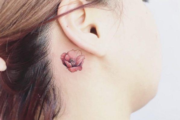 behind-the-ear-tattoos-tattooist_flower.png