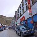 Tibet 674_施工中的薩嘎縣城.JPG
