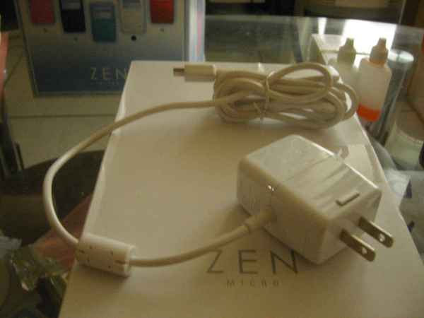 原廠充電器