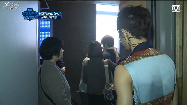 120517 MCD backstage CUT08