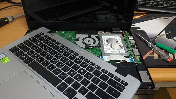 kato3c asus x405uq c 20180817.jpg