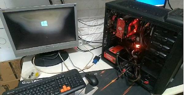 /tmp/phpdiywr2 /tmp/phpdiywr2