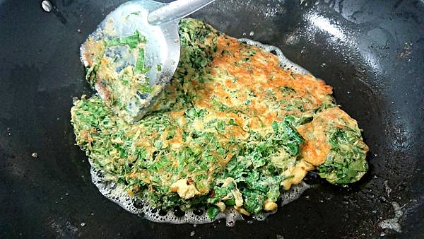 越南香菜 刺芫荽 煎蛋 這還是生平第一次吃到越南香菜 刺芫荽 呢 而且在陽台就可以栽種喔 Katty 愛夢幻 Katty 愛夢幻