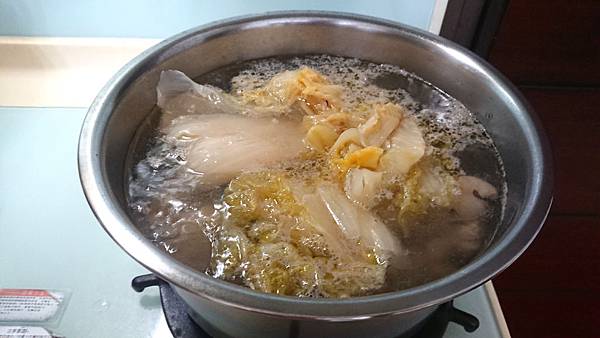 酸白菜香菇雞湯(5).JPG