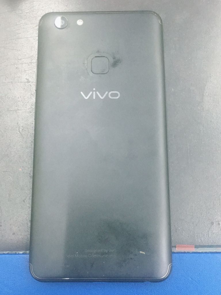 Vivo v7+液晶螢幕摔破破裂更換維修-2.jpg