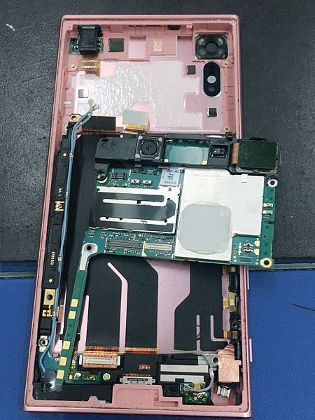 Sony xz摔機死板不開機開機沒反應維修圖-1.jpg