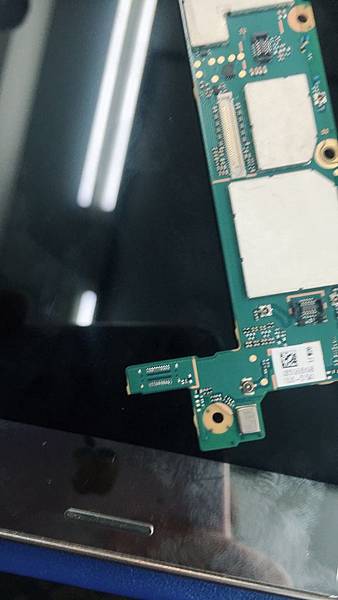 Sony Xperia XZ Premium 主板維修導致充電故障不能充電接觸不良-2.jpg
