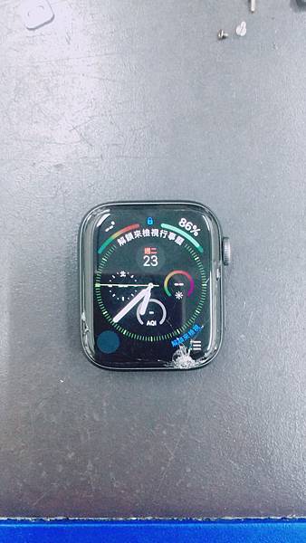 Apple Watch Series 4 44mm Lte gps螢幕液晶玻璃破裂维修-2.jpg