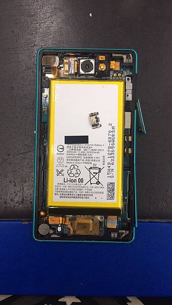 Sony z2a充電故障無法充電維修.jpg