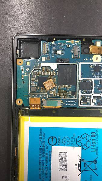 Sony Z5plus 摔到無法開機主板電源ic故障維修-2.jpg