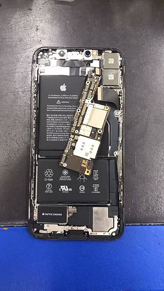 I PHONE Xs max  死板不開機維修.jpg