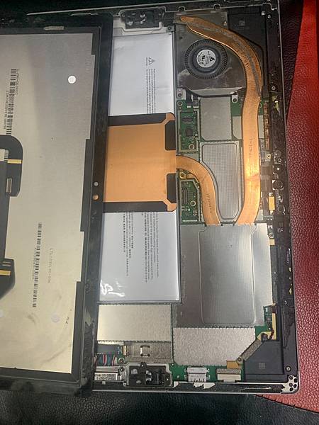 微軟平板筆電Surface Pro 4電池膨脹維修.jpg