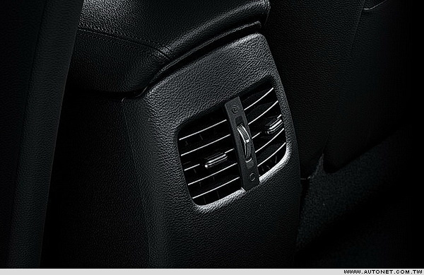 KIA Shuma Coupe1-5.jpg