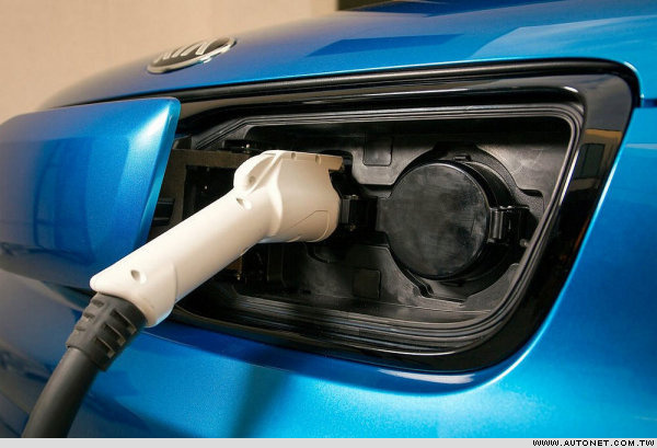 KIA Soul EV1-2.jpg
