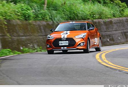 HYUNDAI Veloster Turbo試駕(動力操駕篇)1-5.jpg