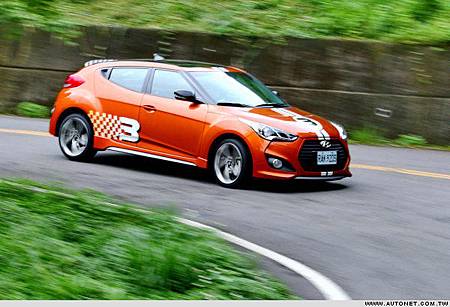 HYUNDAI Veloster Turbo試駕(動力操駕篇)1-13.jpg