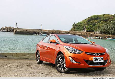 HYUNDAI Elantra EX1-2.jpg