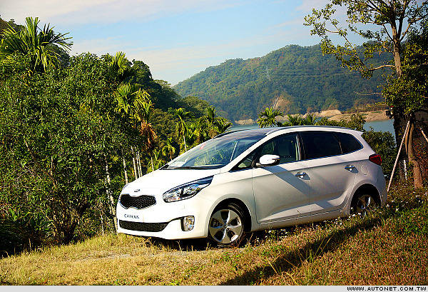 KIA Carens隨性駕馭1-2.jpg