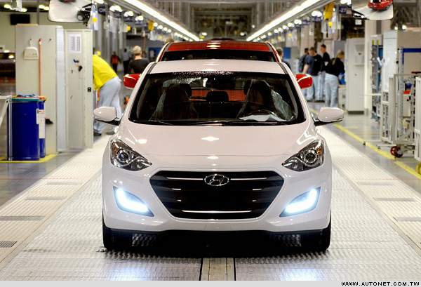 HYUNDAI i30捷克1-2.jpg HYUNDAI i30捷克1-2.jpg