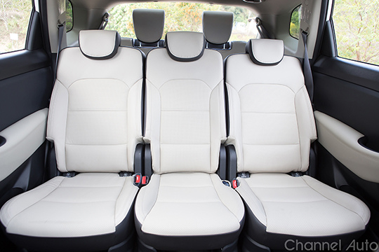 kia carens isofix