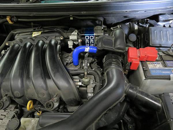 Nissan Bluebird (MR20DE) Install KC.TBS Throttle Body Spacer_001