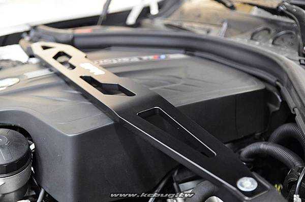 BMW F20 M135i 安裝 SPR 引擎室平衡桿_05.jpg