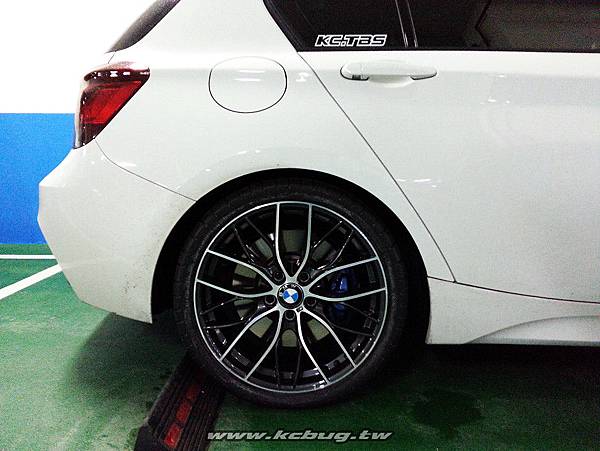 BMW M135i 上BMW M Performance 405M 19吋+PSS輪圈組_16.jpg