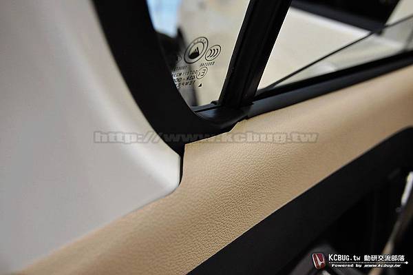 TOBE_M'CAR_043.jpg