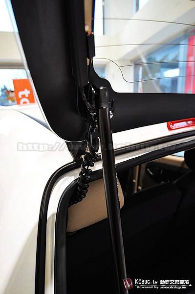 TOBE_M'CAR_017.jpg