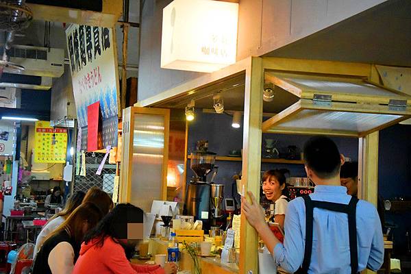 基隆仁愛市場,多好咖啡店,廟口夜市,手沖咖啡,甜點,市場美食,下午茶,基隆美食,仁愛市場,三好甜