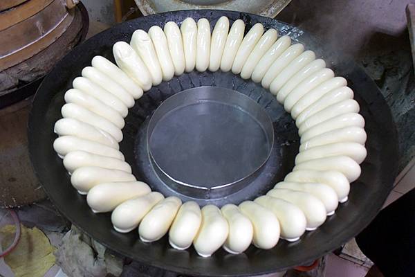 鍋貼饅頭,基隆孝三路,山東饅頭,菜肉包,韭菜盒子,李家鍋貼饅頭,大腸圈,基隆,李家鍋貼饅
