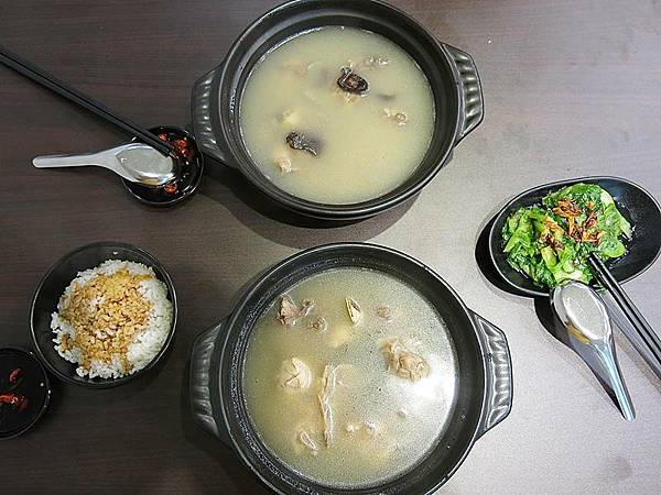 食話食說264：基隆美食！燖雞湯迷你土雞鍋，一個人的雞湯新鮮