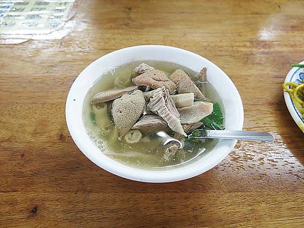 食話食說266：基隆美食！成功市場黑白炒咖哩麵，超過60年的