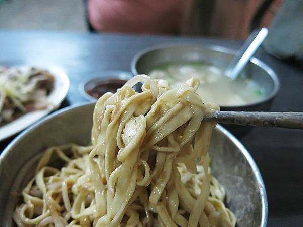 食話食說273：基隆美食！巷弄麻醬烏龍麵，雙醬烏龍麵兩種享受